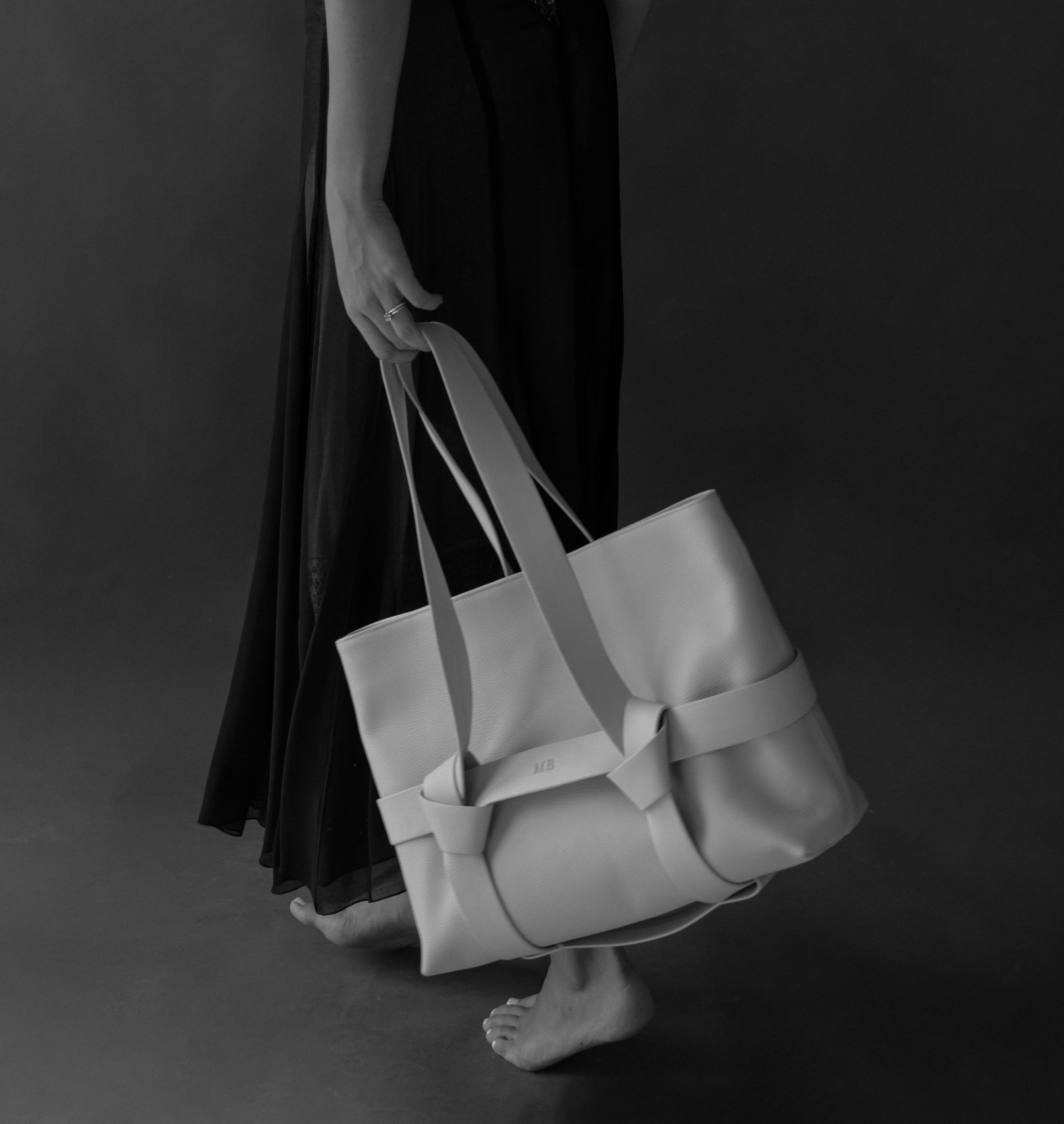 TOTE NUDO