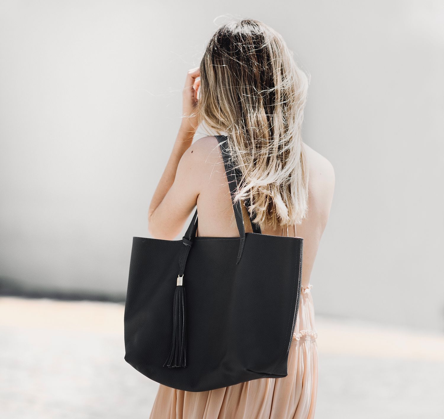 TOTE CLÁSICA MEDIANA VARIOS COLORES