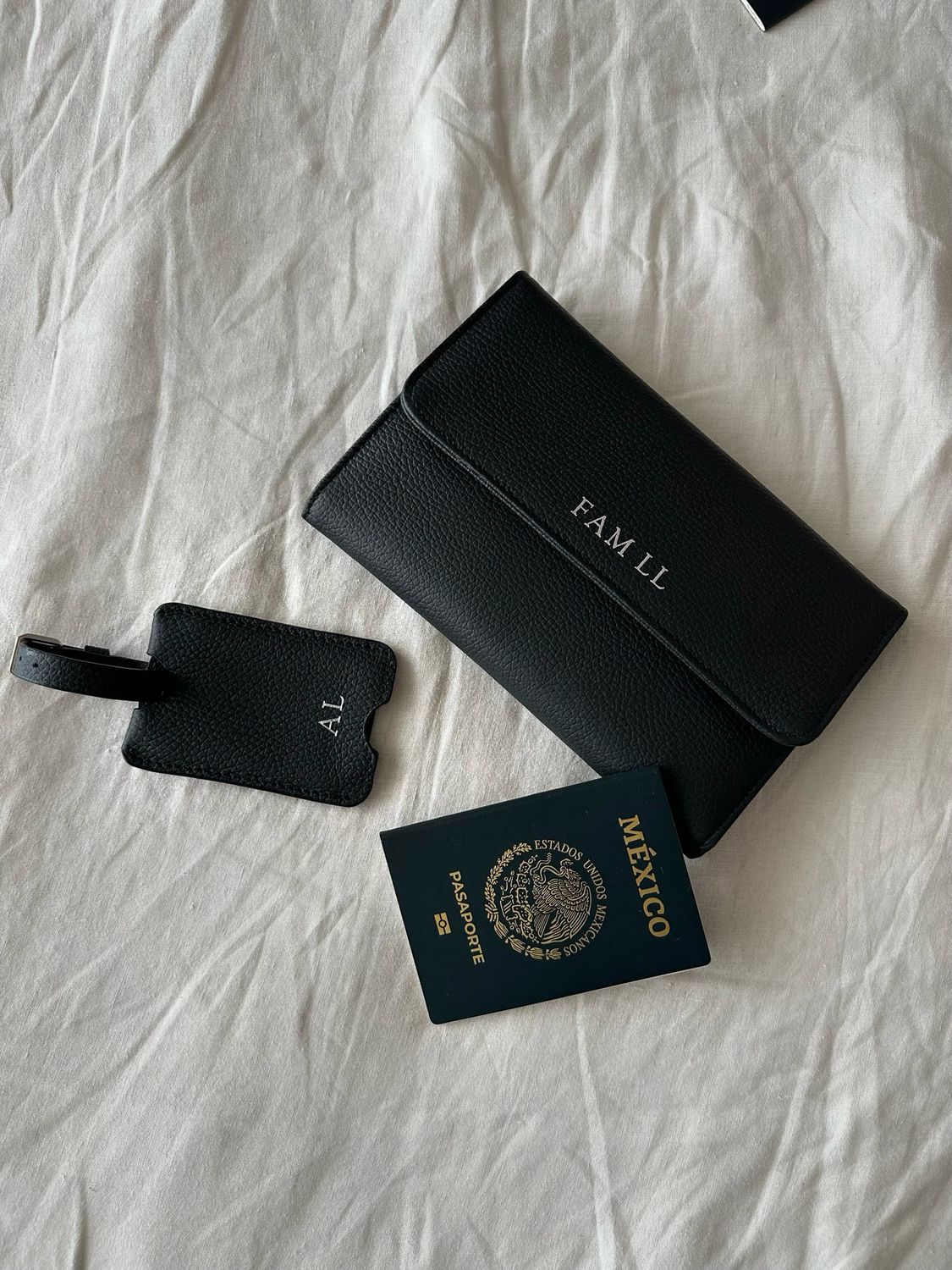 PORTA PASAPORTE FAMILIAR