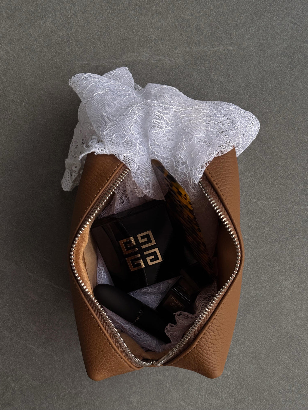 BEAUTY POUCH
