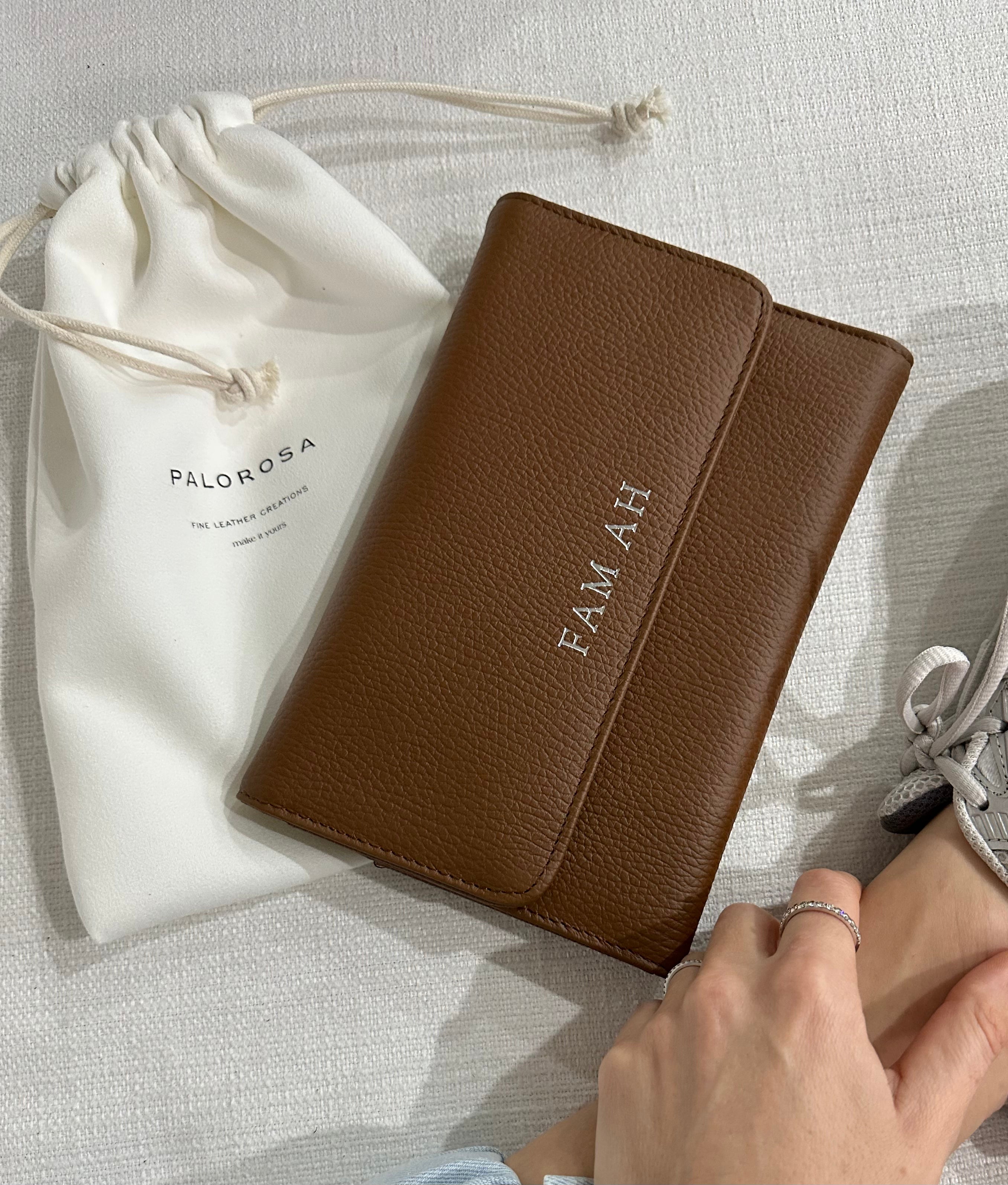 PORTA PASAPORTE FAMILIAR CAMEL