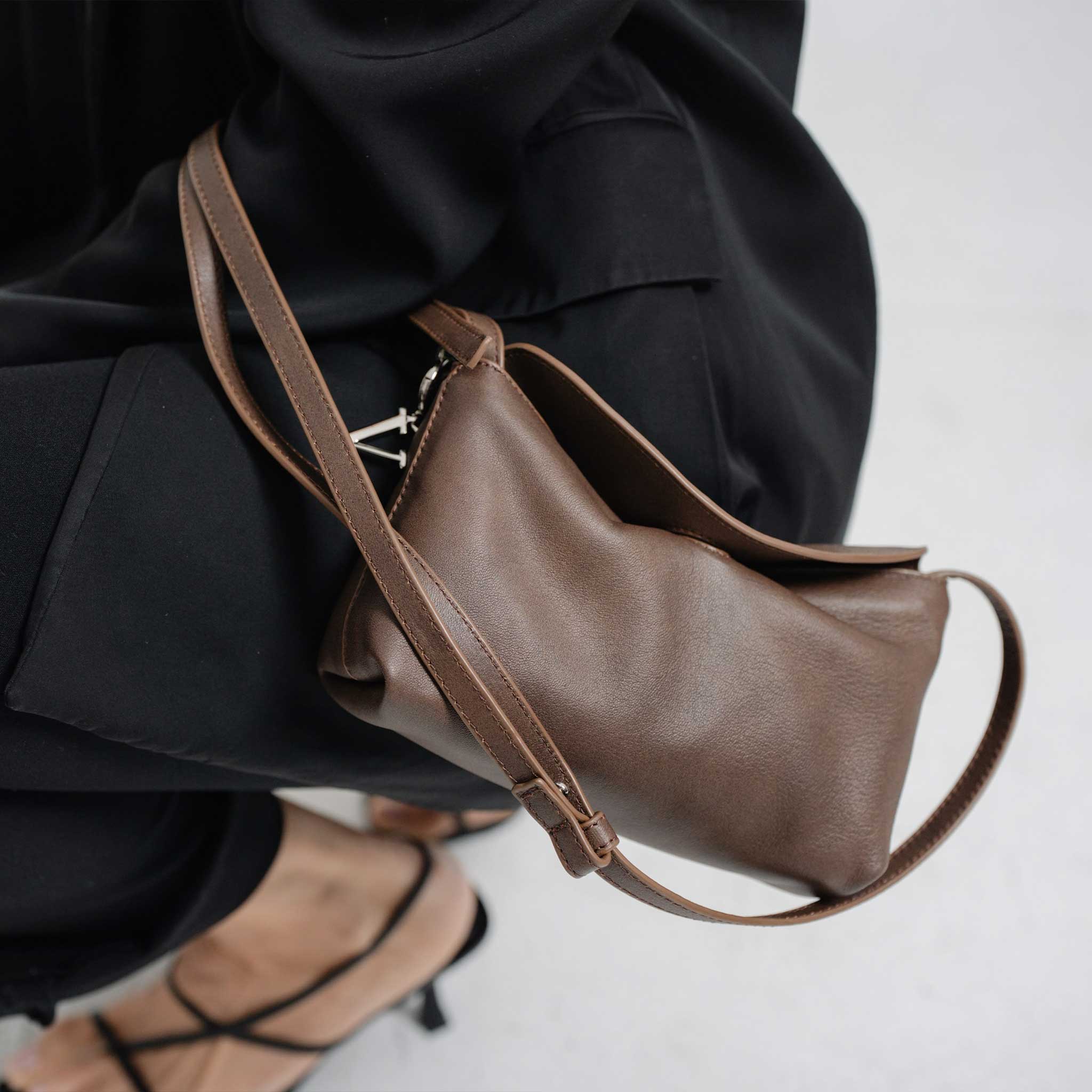 Shoulder Bag Aura